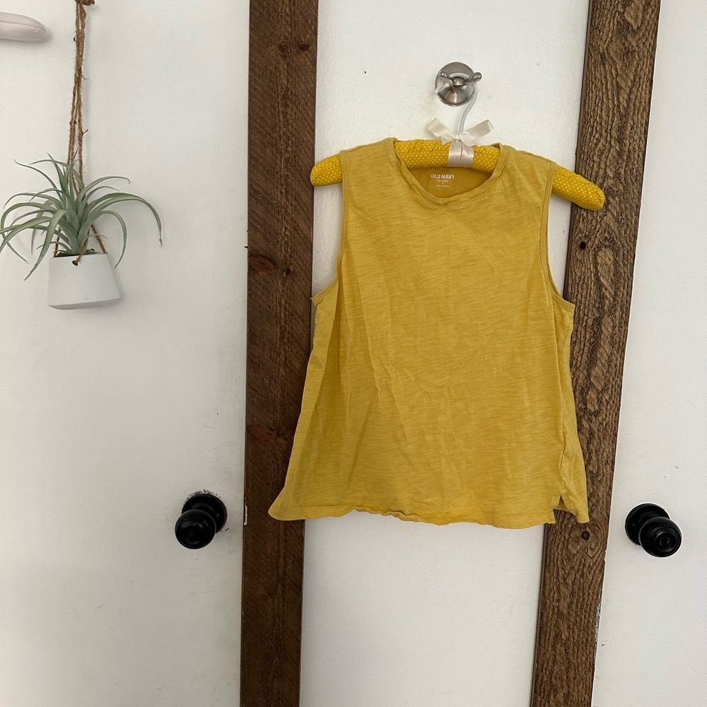 Old navy women’s sleeveless casual everywhere tank size small